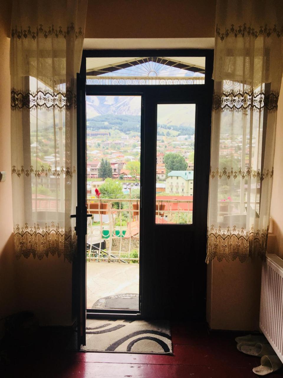 קזבגי Maia'S Guest House Gergeti מראה חיצוני תמונה