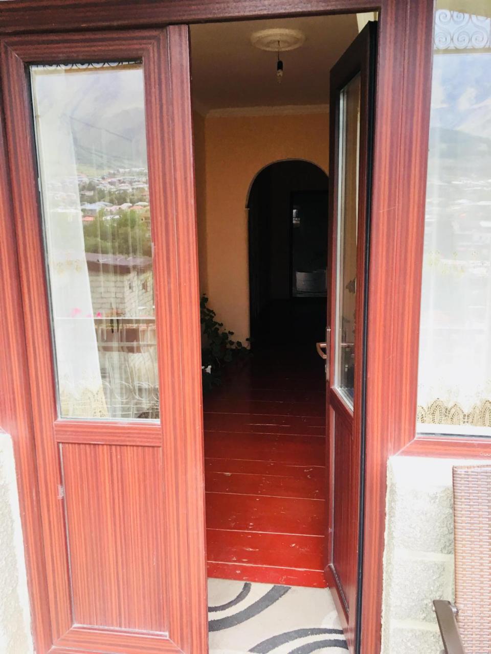 קזבגי Maia'S Guest House Gergeti מראה חיצוני תמונה